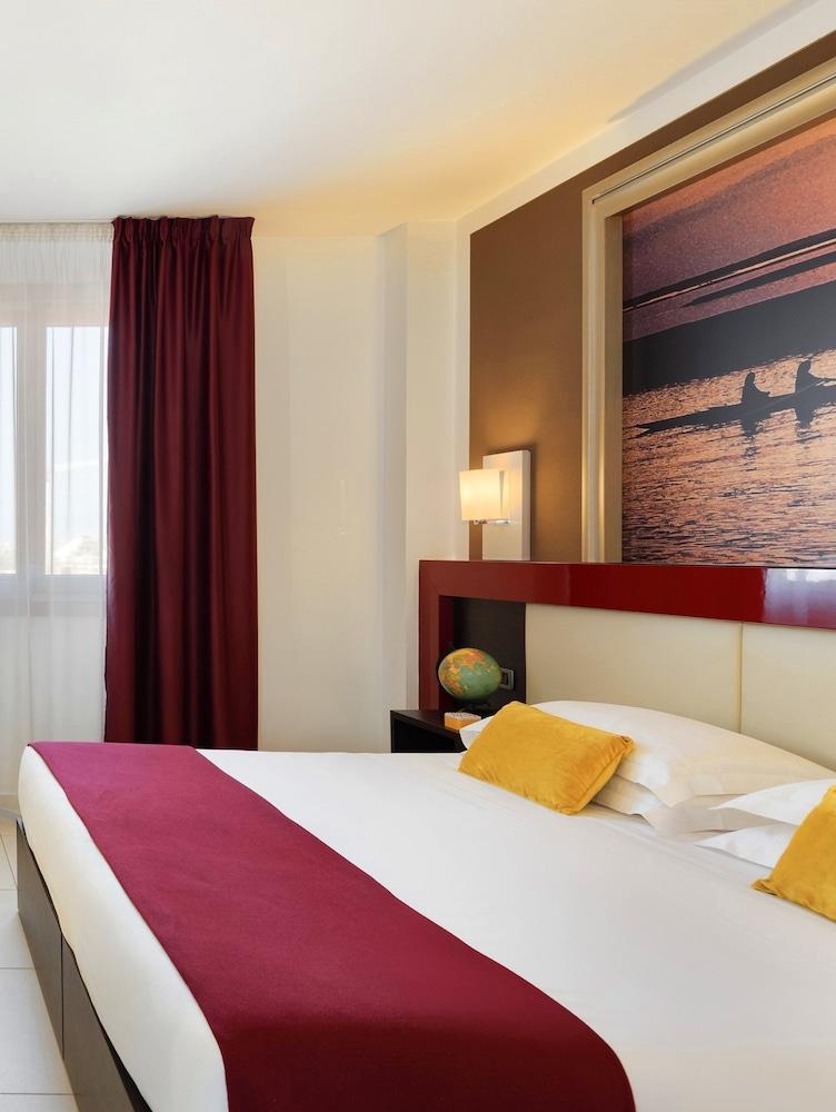 Kairos Garda Hotel Кастельнуово-дель-Гарда Екстер'єр фото