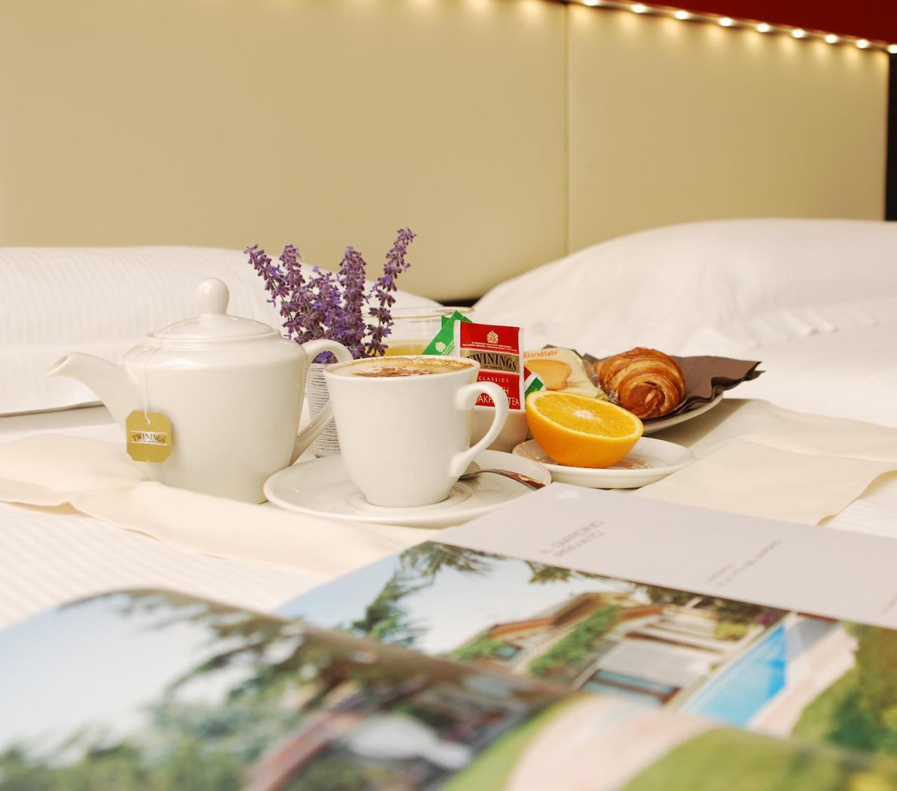 Kairos Garda Hotel Кастельнуово-дель-Гарда Екстер'єр фото